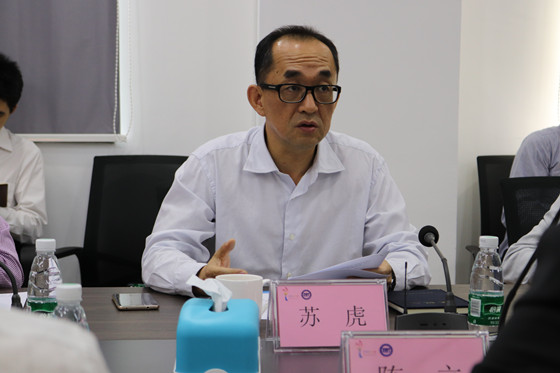 珠海高新区管委会主任苏虎一行调研珠海先进院